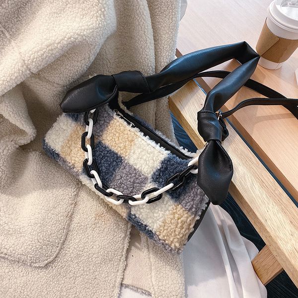 женщины сумки 2019 новая мода шерсти плед crossbody сумка урожай маленький квадрат на ремне
женщины сумки 2019 новая мода шерсти плед crossbody сумка урожай маленький квадрат на ремне