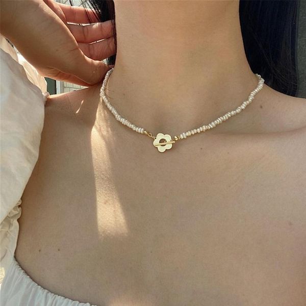 flower ot buckle punk clavicle chain gold beads neck natural pearl double layer metal choker necklace for women jewelry, Golden;silver
flower ot buckle punk clavicle chain gold beads neck natural pearl double layer metal choker necklace for women jewelry, Golden;silver