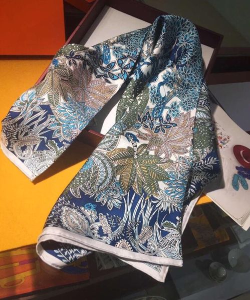 with roll tube box gift 2019 winter luxury 100% cashmere scarf men and women designer classic big plaid scarves pashmina infinity scarfs, Blue;gray
with roll tube box gift 2019 winter luxury 100% cashmere scarf men and women designer classic big plaid scarves pashmina infinity scarfs, Blue;gray