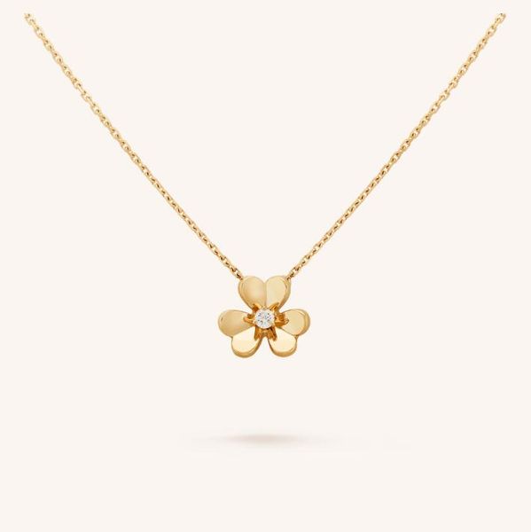 necklaces frivole clover pendant necklaces jewelry flower pendant for women original clasp with box wedding gift, Silver
necklaces frivole clover pendant necklaces jewelry flower pendant for women original clasp with box wedding gift, Silver