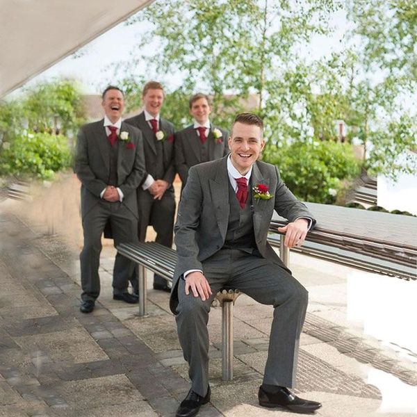 dark grey tailcoat groom tuxedos peak lapel men wedding dress popular men business prom collective suit(jacket+pants+tie+vest ) 2274, Black;gray
dark grey tailcoat groom tuxedos peak lapel men wedding dress popular men business prom collective suit(jacket+pants+tie+vest ) 2274, Black;gray