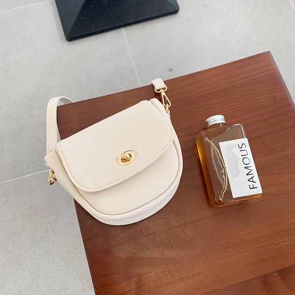 the new saddle bag lingge mini small bag female new 2020 messenger wild shoulder chain large capacity shoulder 
the new saddle bag lingge mini small bag female new 2020 messenger wild shoulder chain large capacity shoulder