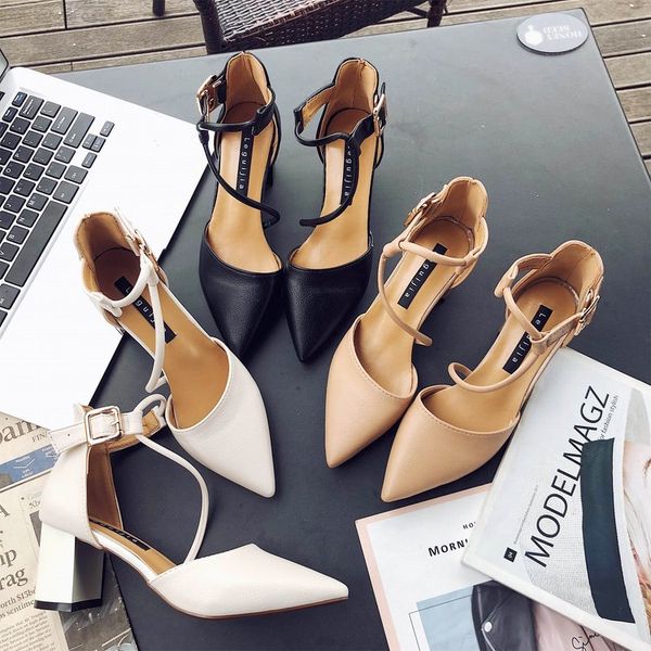 2019 new comfortable wild thick with single shoes pointed straps high heels shallow mouth fashion wild high heels sandals, Black
2019 new comfortable wild thick with single shoes pointed straps high heels shallow mouth fashion wild high heels sandals, Black