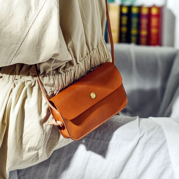 mini leather small bag handmade vegetable tanned leather literary retro crossbody bag female
mini leather small bag handmade vegetable tanned leather literary retro crossbody bag female