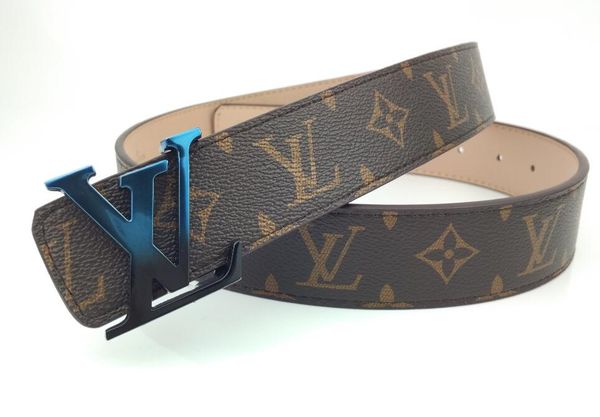 the new 2020 business belt imported leather fashion designer belt v alloy buckle belt buckle belt. 105-125 cm, Black;brown
the new 2020 business belt imported leather fashion designer belt v alloy buckle belt buckle belt. 105-125 cm, Black;brown