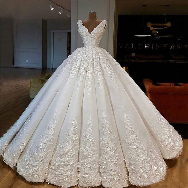 2019 luxury ball gown wedding dresses v neck lace 3d floral appliques ruffles vintage bridal gowns plus size chapel robe de mariée, White
2019 luxury ball gown wedding dresses v neck lace 3d floral appliques ruffles vintage bridal gowns plus size chapel robe de mariée, White