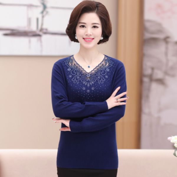 new 2020 winter women sweaters v-collar long sleeve pullovers solid color middle-aged good quality hand-beaded sweater aq251, White;black
new 2020 winter women sweaters v-collar long sleeve pullovers solid color middle-aged good quality hand-beaded sweater aq251, White;black