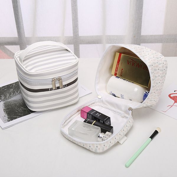 creative outdoor sports makeup bag women's hand travel storage cosmetic bag zipper hand wash bags
creative outdoor sports makeup bag women's hand travel storage cosmetic bag zipper hand wash bags