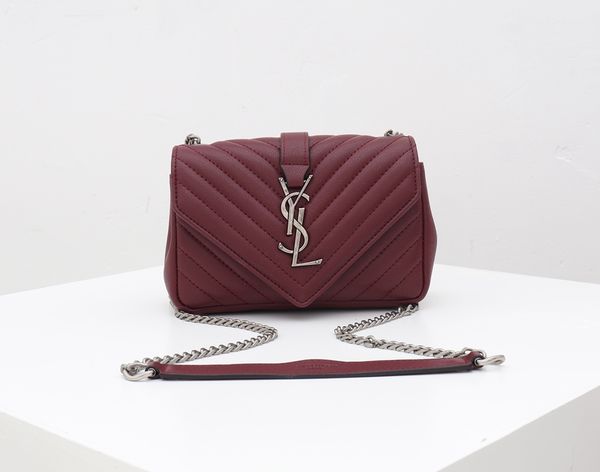 the holiday gift bags for men and women leather handbags leather shoulder bag handbag party bag size 20cm, 1886
the holiday gift bags for men and women leather handbags leather shoulder bag handbag party bag size 20cm, 1886