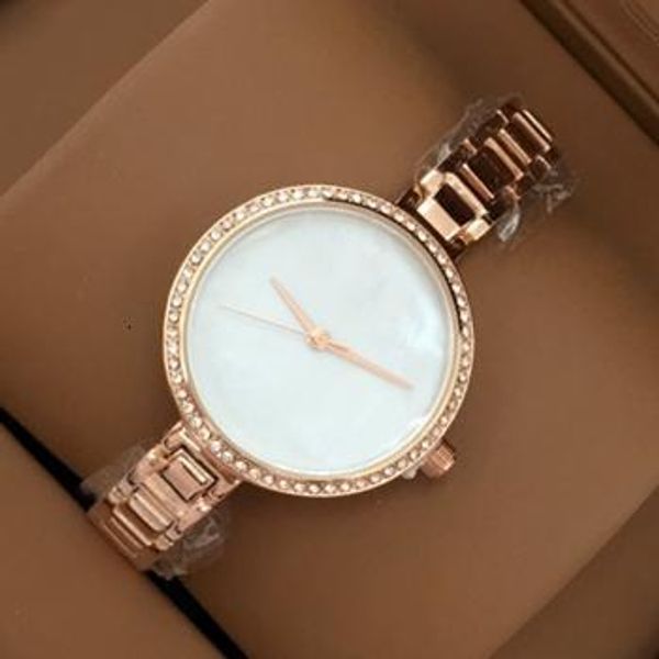 2020 luxury steel women watches shell surface dial classic quartz japan movement dress watch bracelet special style lady brand watch quartz, Slivery;brown
2020 luxury steel women watches shell surface dial classic quartz japan movement dress watch bracelet special style lady brand watch quartz, Slivery;brown