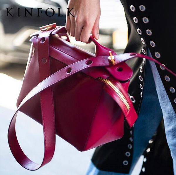 the est brand high-quality ladies handbag the most popular wide shoulder strap small square bag mobile phone change mini shoulder bag
the est brand high-quality ladies handbag the most popular wide shoulder strap small square bag mobile phone change mini shoulder bag