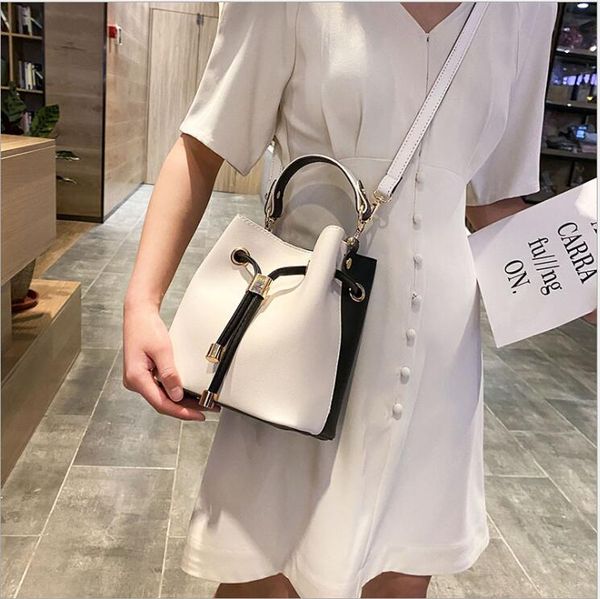 foreign style texture bag female 2020 new wave wild one-shoulder slung fashion portable hit color bucket bag
foreign style texture bag female 2020 new wave wild one-shoulder slung fashion portable hit color bucket bag