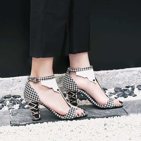 big size9 11-17 high heels sandals women shoes woman summer ladies the plaid open-toe buckle is hollow, Black
big size9 11-17 high heels sandals women shoes woman summer ladies the plaid open-toe buckle is hollow, Black