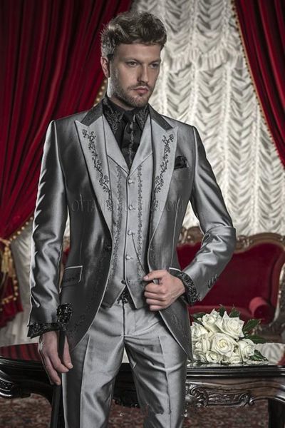 new one button embroider groomsmen peak lapel groom tuxedos men suits wedding/prom/dinner man blazer(jacket+pants+tie+vest) 277, Black;gray
new one button embroider groomsmen peak lapel groom tuxedos men suits wedding/prom/dinner man blazer(jacket+pants+tie+vest) 277, Black;gray