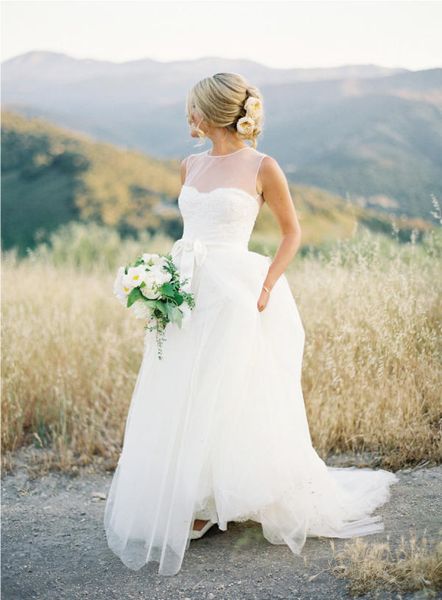 country wedding dresses sheer neck tulle applique lace modern designer ruched long wedding bridal gowns vestidos de novia, White
country wedding dresses sheer neck tulle applique lace modern designer ruched long wedding bridal gowns vestidos de novia, White