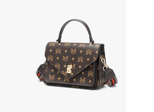 new designer luxury shoulder bags purses 2 colors fashion girls bags pvc luxury crossbody bag for women
new designer luxury shoulder bags purses 2 colors fashion girls bags pvc luxury crossbody bag for women