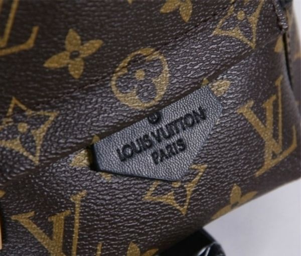 100 leather new palm pring backpack mini handbag 2031 
100 leather new palm pring backpack mini handbag 2031