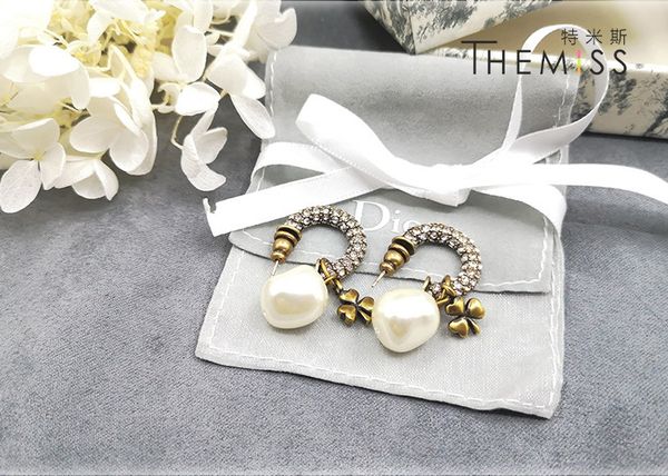 2020 new fashion jewerly famous steel thread earrings 18k gold plated stainless steel classical love gem earrings for women, Silver
2020 new fashion jewerly famous steel thread earrings 18k gold plated stainless steel classical love gem earrings for women, Silver