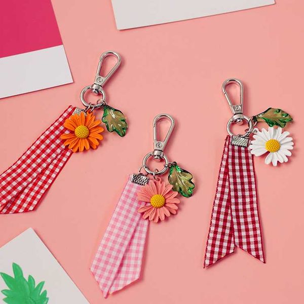 2020 cute cartoon sunflower daisy flower fabric ribbon keychain for women key chains ring car bag pendent charms d575, Silver
2020 cute cartoon sunflower daisy flower fabric ribbon keychain for women key chains ring car bag pendent charms d575, Silver