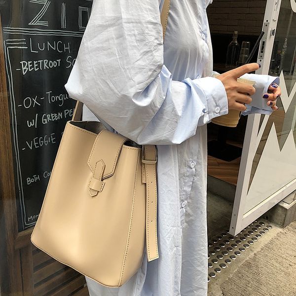 bucket bag female 2020 new korean simple bulk bag leisure bucket womens handbags and purses
bucket bag female 2020 new korean simple bulk bag leisure bucket womens handbags and purses