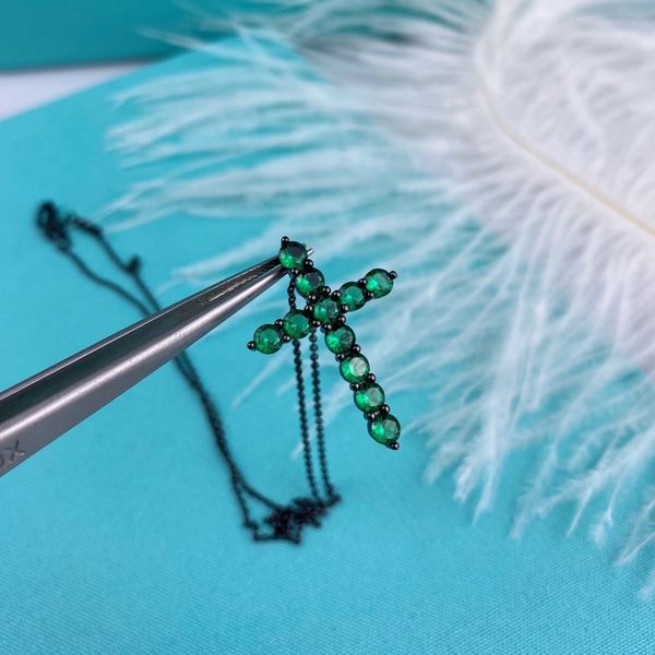 pendant necklaces womens 5a zircon green classic cross s925 sterling silver necklace fishion jewelry
pendant necklaces womens 5a zircon green classic cross s925 sterling silver necklace fishion jewelry