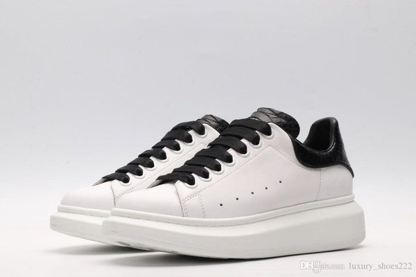 r luxury casual shoes, stylish flat ace sneakers, trendy and comfortable snakeskin laces, size 35-45 with original box,ss
r luxury casual shoes, stylish flat ace sneakers, trendy and comfortable snakeskin laces, size 35-45 with original box,ss