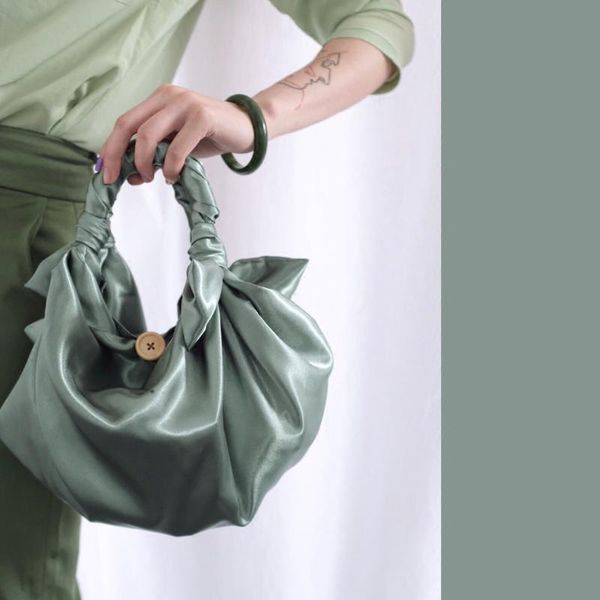 new lady big bag women's handbag 2020 fashion new clutch high-quality velvet women bag chain shoulder messenger
new lady big bag women's handbag 2020 fashion new clutch high-quality velvet women bag chain shoulder messenger