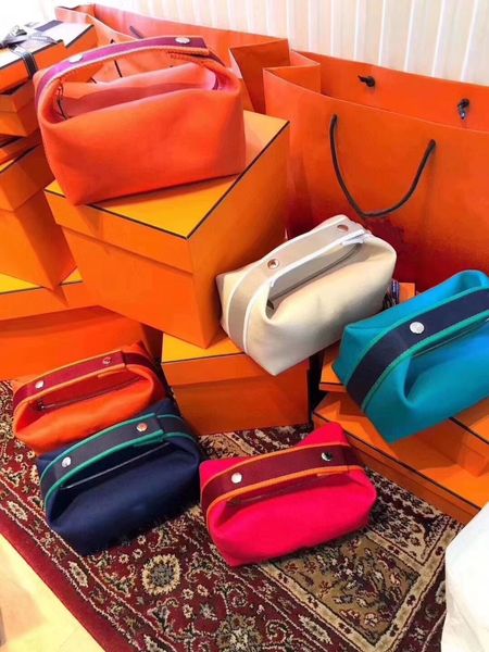 as001the new trousse bride-a-brace ladies toiletry bag 21cm is purely handmade and has a considerable capacity for cosmetic bags
as001the new trousse bride-a-brace ladies toiletry bag 21cm is purely handmade and has a considerable capacity for cosmetic bags