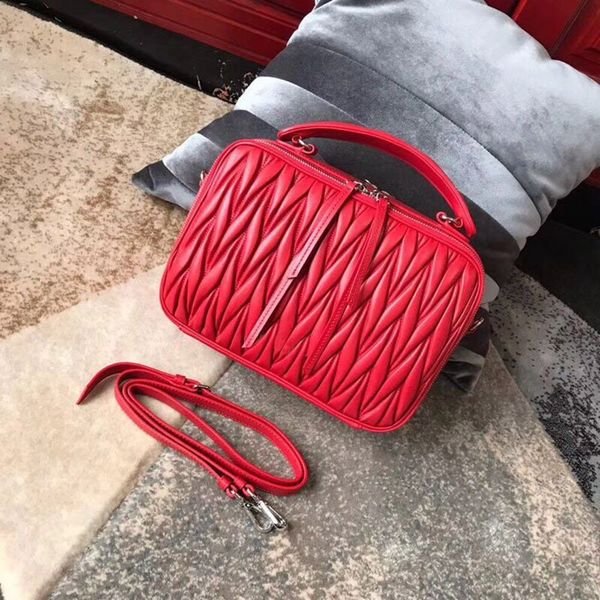 classic designer handbags soho disco bag fashion designer crossbody bag lambskin shoulder messenger bag clutch luxury handbags
classic designer handbags soho disco bag fashion designer crossbody bag lambskin shoulder messenger bag clutch luxury handbags