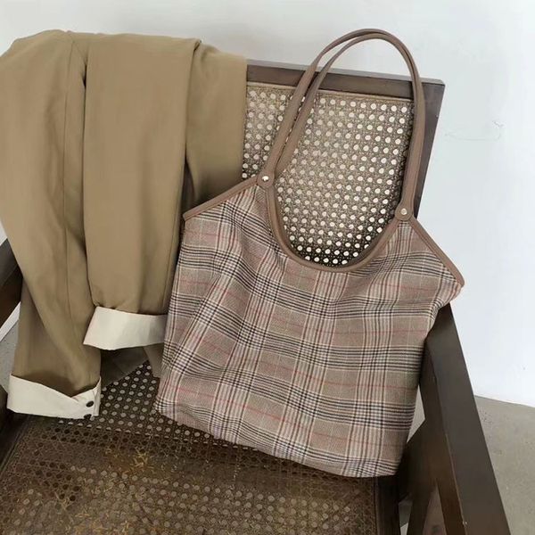 vintage plaid big tote bag 2019 women woolen canvas bags plaid female large capacity handbag ladies casual shoulder bag reusable
vintage plaid big tote bag 2019 women woolen canvas bags plaid female large capacity handbag ladies casual shoulder bag reusable