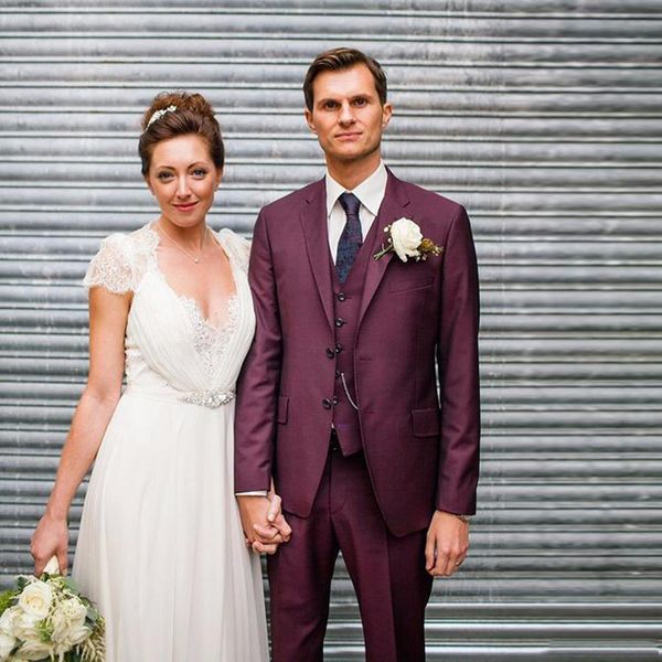 burgundy classic fit wedding suit three pieces (blazer+pant+vest) notched lapel prom tuxedos for men groom wear, Black;gray
burgundy classic fit wedding suit three pieces (blazer+pant+vest) notched lapel prom tuxedos for men groom wear, Black;gray