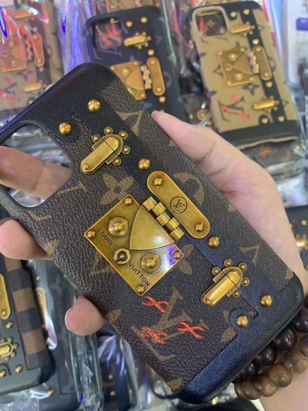 brand l designer phone case for iphone 11 pro max xs max xr x 6 7 8 plus leather wallet case 
brand l designer phone case for iphone 11 pro max xs max xr x 6 7 8 plus leather wallet case