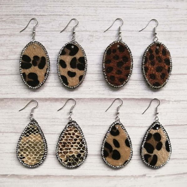 ювелирные изделия осень кристалл pave surround овальная teardrop leopard искусственная кожа серьги для женщин овальная форма teardrop бутик, Silver
ювелирные изделия осень кристалл pave surround овальная teardrop leopard искусственная кожа серьги для женщин овальная форма teardrop бутик, Silver