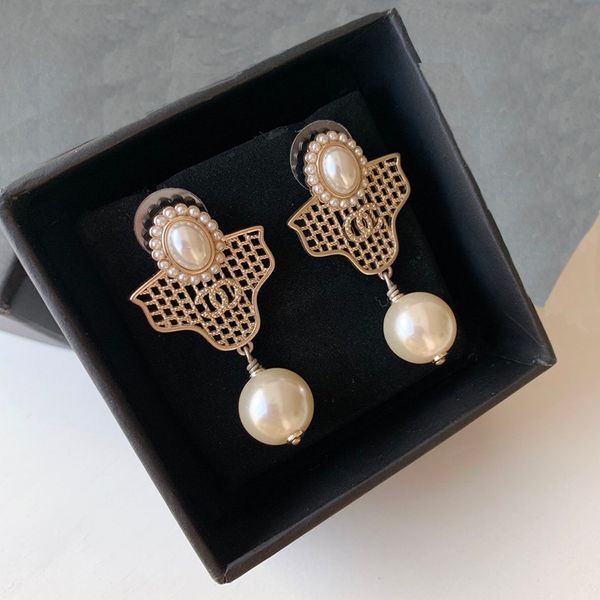 c1991 pendant imitation pearl earring accessories asymmetrical temperament girls korean women's fashion personality mesh ear stud, Golden;silver
c1991 pendant imitation pearl earring accessories asymmetrical temperament girls korean women's fashion personality mesh ear stud, Golden;silver