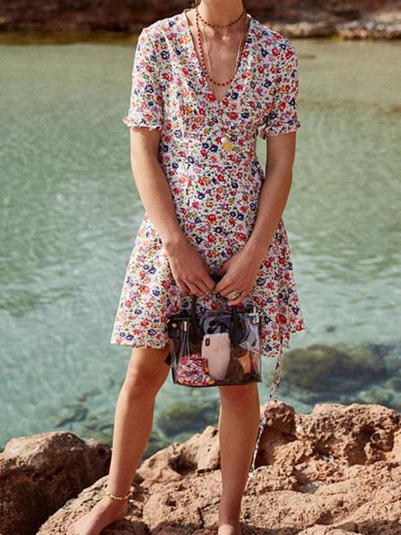 new summer floral v neck beach dress women short sleeve casual flowers printted knee-length dress female party clothing, Black;gray
new summer floral v neck beach dress women short sleeve casual flowers printted knee-length dress female party clothing, Black;gray