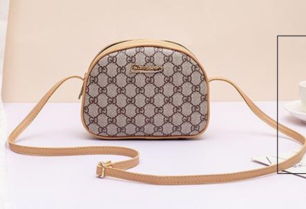 2020 trendy retro presbyopic contrast shoulder bag designer women's bag wild personality portable messenger coin purse
2020 trendy retro presbyopic contrast shoulder bag designer women's bag wild personality portable messenger coin purse