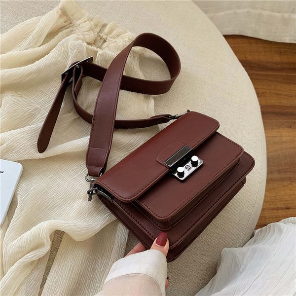 retro female square tote bag 2020 fashion new pu leather women bags designer handbag chains shoulder messenger bag 
retro female square tote bag 2020 fashion new pu leather women bags designer handbag chains shoulder messenger bag