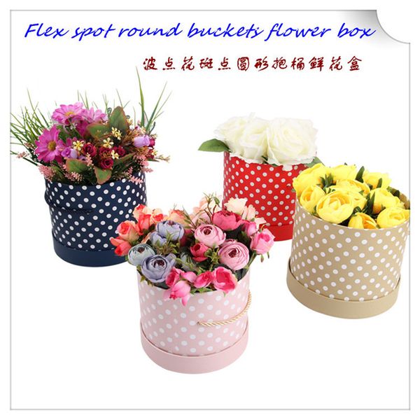 w9398-polka dot spotted round bucket flower box wholesale gift box wholesale round three-piece gift
w9398-polka dot spotted round bucket flower box wholesale gift box wholesale round three-piece gift
