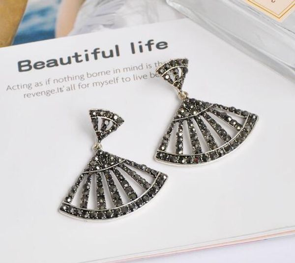 new fashionable new style ear nail fan obsidian hollow-out eardrop individual character exaggerates vogue classic delicate and elegant, Silver
new fashionable new style ear nail fan obsidian hollow-out eardrop individual character exaggerates vogue classic delicate and elegant, Silver