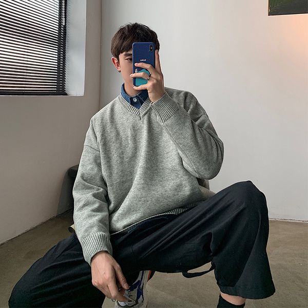 2019 early autumn new korean version of the couple loose men's solid color v-neck pullover sweater, White;black
2019 early autumn new korean version of the couple loose men's solid color v-neck pullover sweater, White;black