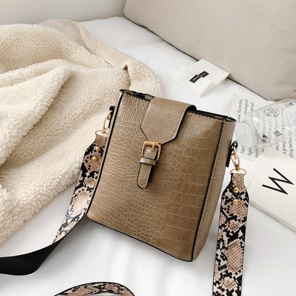 vintage leather stone pattern crossbody сумка для женщин 2020 женщины засов крокодил ковшовой сумка сумка кошельки # 3
vintage leather stone pattern crossbody сумка для женщин 2020 женщины засов крокодил ковшовой сумка сумка кошельки # 3