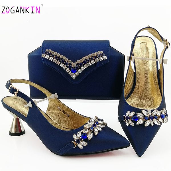 2020 nigerian design shoes and bags to match set african women wedding shoes and bags sets with applique in royal blue, Black
2020 nigerian design shoes and bags to match set african women wedding shoes and bags sets with applique in royal blue, Black