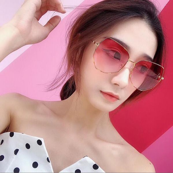new fashion women sunglasses 0553 men sunglasses simple and generous men sun glasses outdoor uv400 protection eyewear with case, White;black
new fashion women sunglasses 0553 men sunglasses simple and generous men sun glasses outdoor uv400 protection eyewear with case, White;black