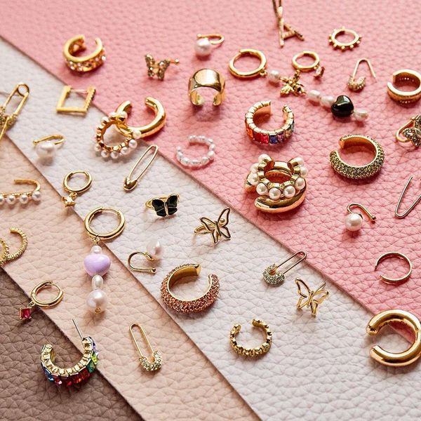 newly fashion boho colorful glass shiny hoop earrings 2019 trendy simulated pearl color gold earring for women jewelry wholesale, Golden;silver
newly fashion boho colorful glass shiny hoop earrings 2019 trendy simulated pearl color gold earring for women jewelry wholesale, Golden;silver