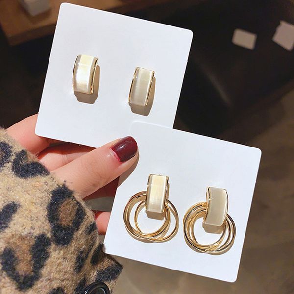 2020 korean new vintage opal stone acrylic stud earrings for women fashion temperament joker party club eaarings brincos, Golden;silver
2020 korean new vintage opal stone acrylic stud earrings for women fashion temperament joker party club eaarings brincos, Golden;silver