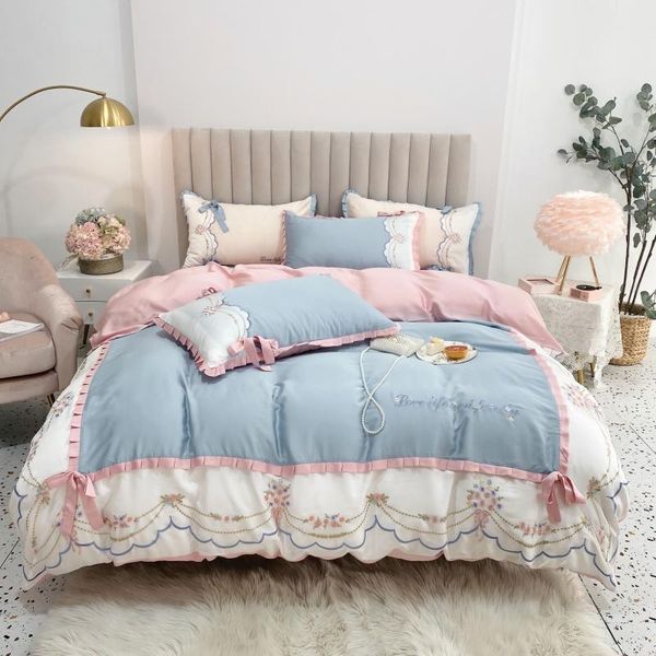 blue tencel bedding set embroidery duvet cover set long-staple cotton pillowcases king size bed bed linen 4pcs 2020 new
blue tencel bedding set embroidery duvet cover set long-staple cotton pillowcases king size bed bed linen 4pcs 2020 new