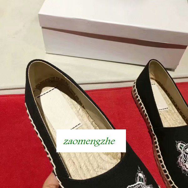 luxurycouple shoes with tiger head single shoes and fisherman's shoes with box size 35-44, Black
luxurycouple shoes with tiger head single shoes and fisherman's shoes with box size 35-44, Black