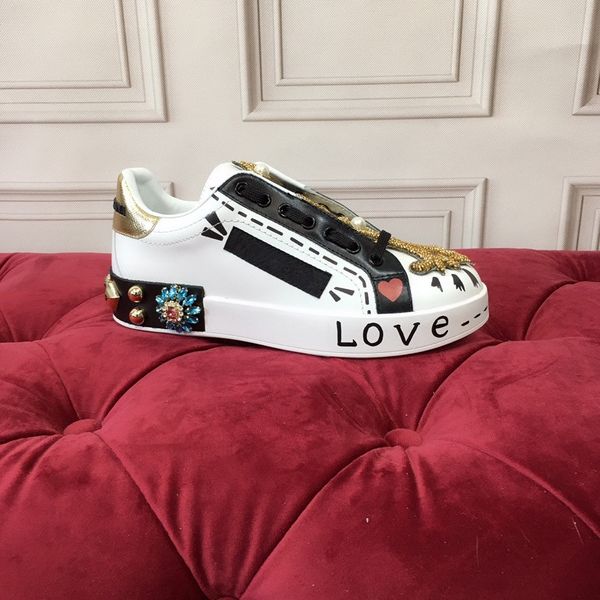 2023 casual shoes trainers women flats platform sneakers designer oversized white black leather velvet suede women lace up
2023 casual shoes trainers women flats platform sneakers designer oversized white black leather velvet suede women lace up
