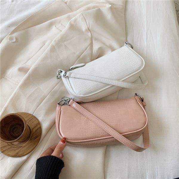 2020 new shoulder bag women's casual fashion korean retro baguette bag ladies crossbody
2020 new shoulder bag women's casual fashion korean retro baguette bag ladies crossbody