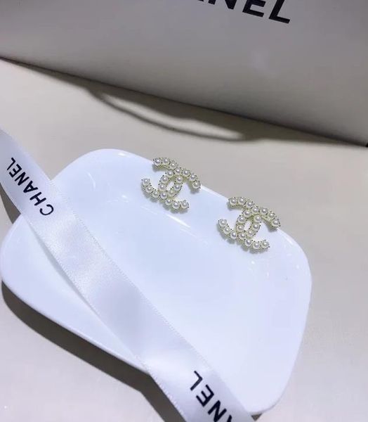 new arrival luxury letter earrings women famous earrings paris designer earrings studs for party wedding jewelry 20 styles wholesale, White
new arrival luxury letter earrings women famous earrings paris designer earrings studs for party wedding jewelry 20 styles wholesale, White